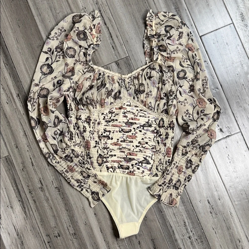 FREE PEOPLE BRUNCH DATE BODYSUIT IVORY FLORAL PUFF SLEEVE SMOCKED CORSET TOP NWT - Picture 6 of 12
